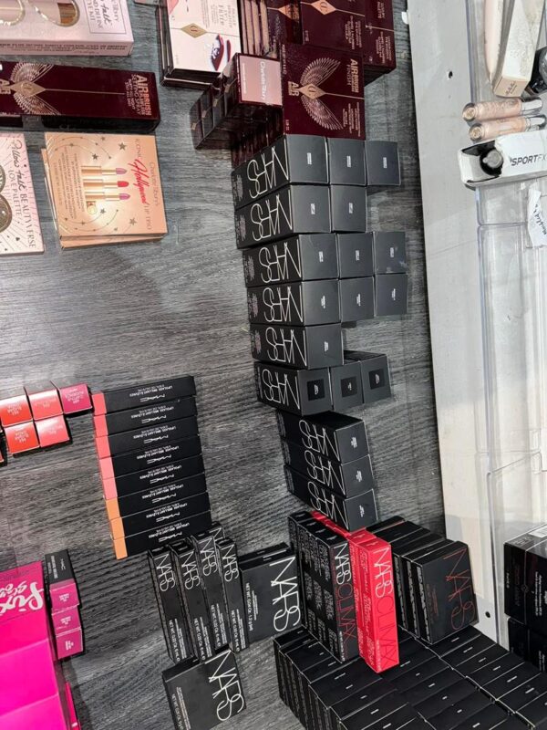 High End Makeup Pallet - Image 7
