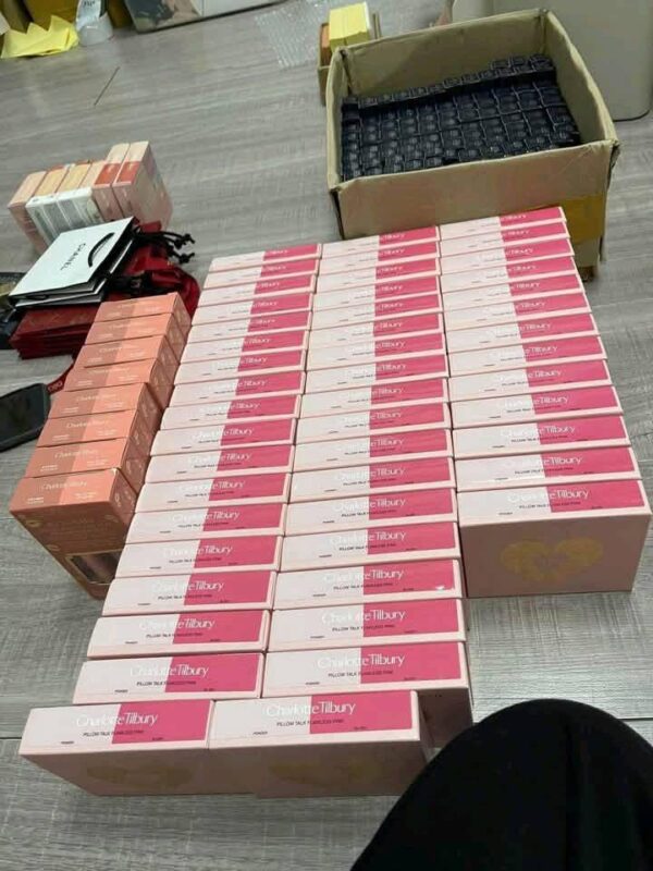 High End Makeup Pallet - Image 3